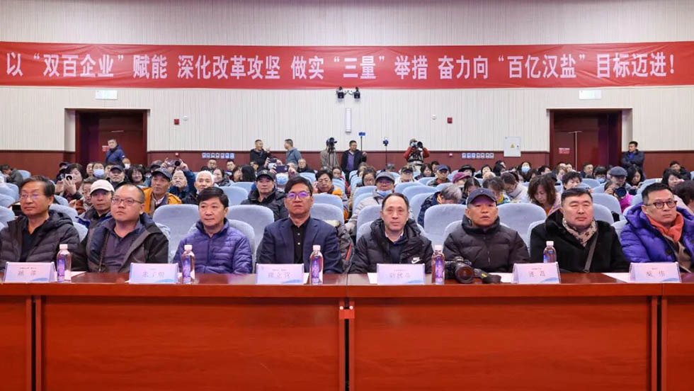 �J��Ҫح�h���}��(ch��ng)�ھŌá��J�����}�����֙C(j��)�zӰ��ِ�C��(ji��ng)��Y�A�M(m��n)�e�k